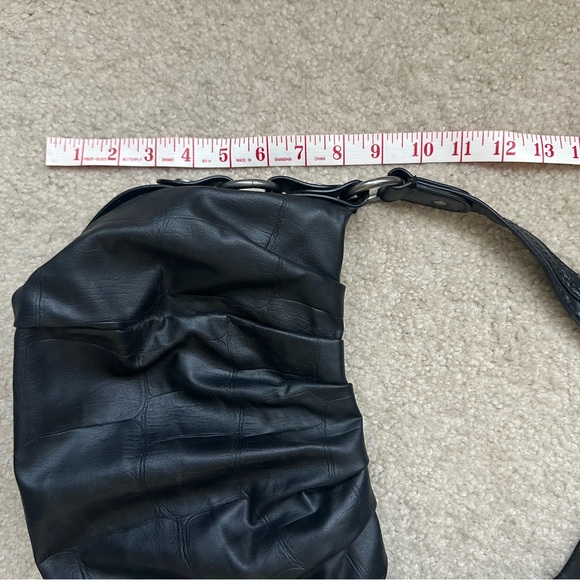 Simply Vera Vera Wang Black Leather Shoulder Bag Purse - Picture 11 of 12